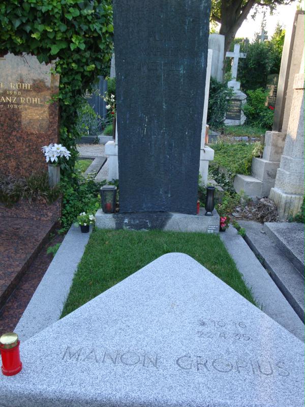 Grabstätte von Alma Mahler-Werfel auf dem Friedhof in Grinzing (Foto: Isolde Weiermüller-Backes)